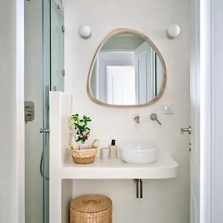 Parian Pearl Unique Seaview *